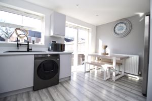 Ktichen/Diner- click for photo gallery